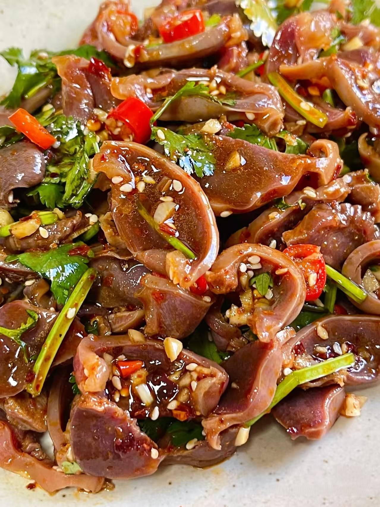 香菜拌鸭胗：堪称“香菜杀手”的家常菜